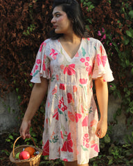 Casual pink dress with floral print 