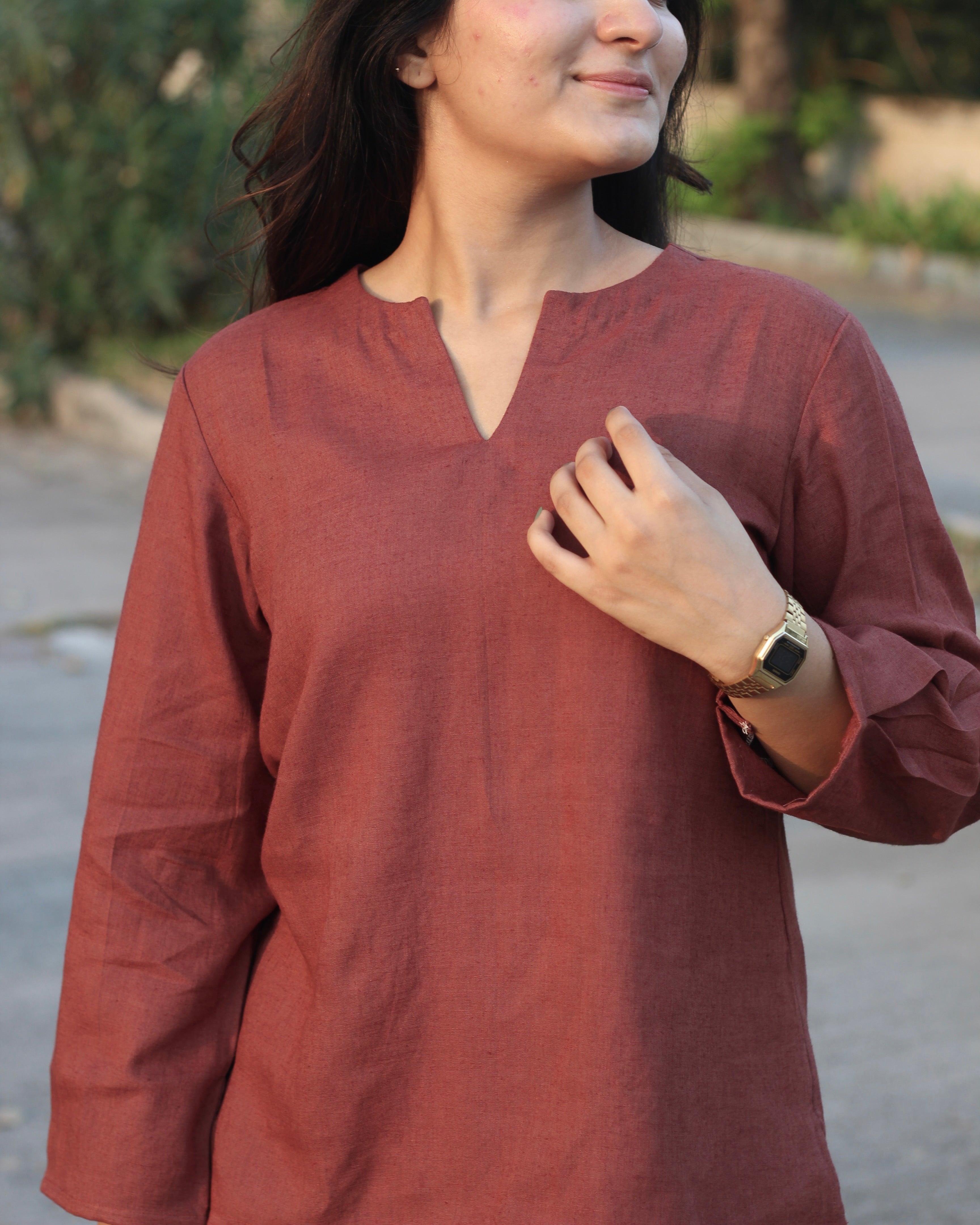 Round with V neck and box sleeves