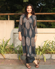 Dark grey Alia cut Chinon kurta with Ajrakh print and contrasting striped pants_1
