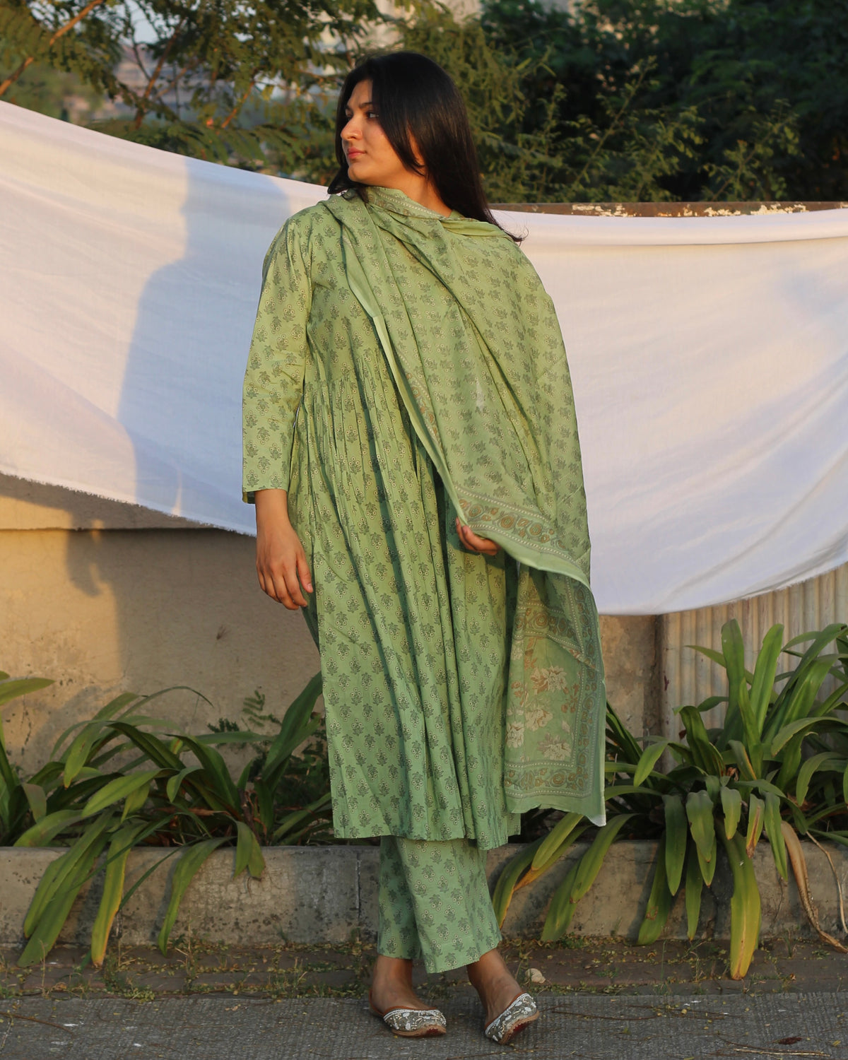 Green cotton suit set with dupatta_1