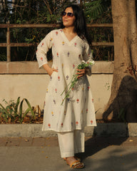 Sasha Off white embroidery cotton kurta set- indiefabstore