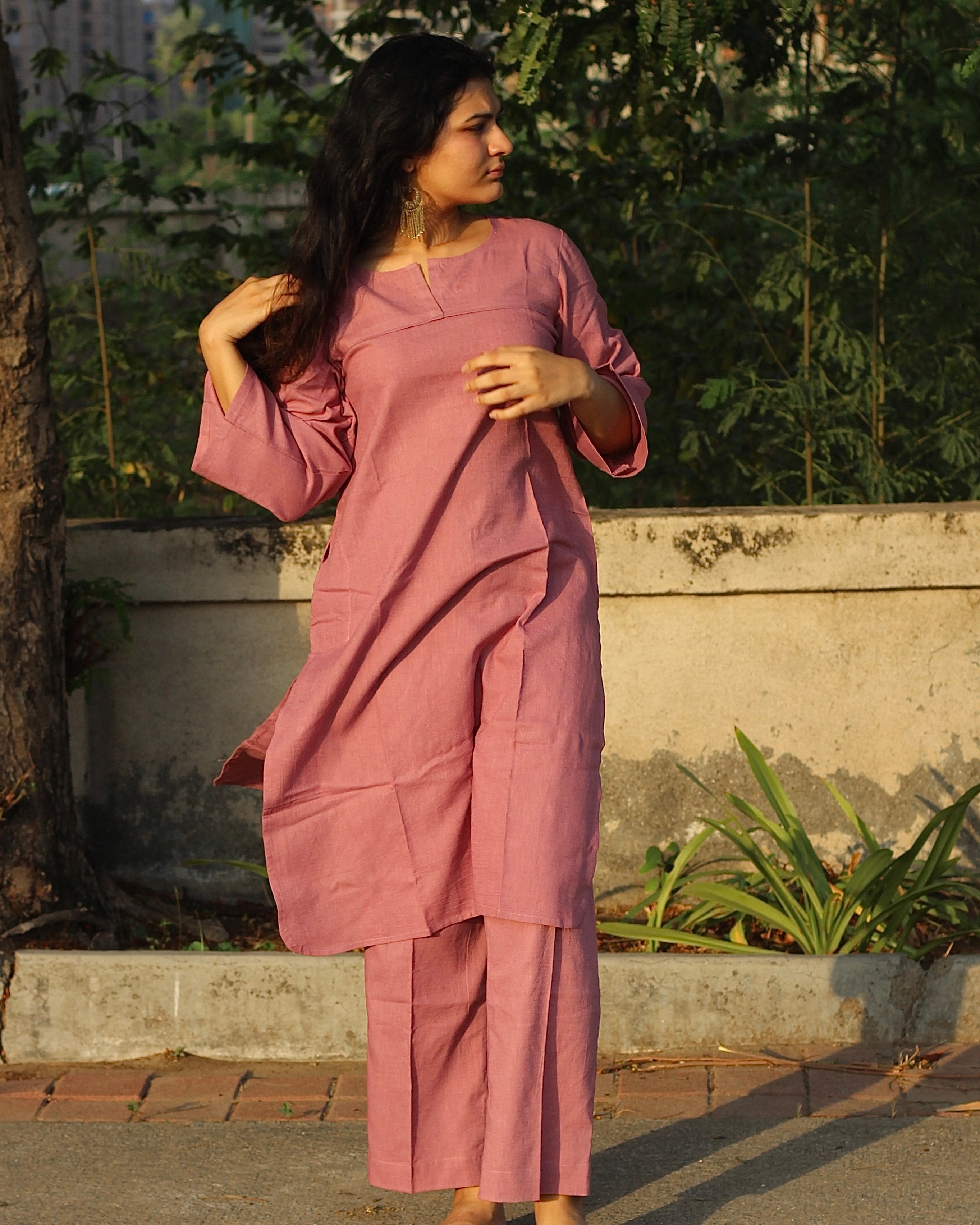 Dark Onion Pink Linen Co-ord Set - Small V with Round Neck Kurta, 3/4 Sleeves, Side Cut, and Comfortable Pants