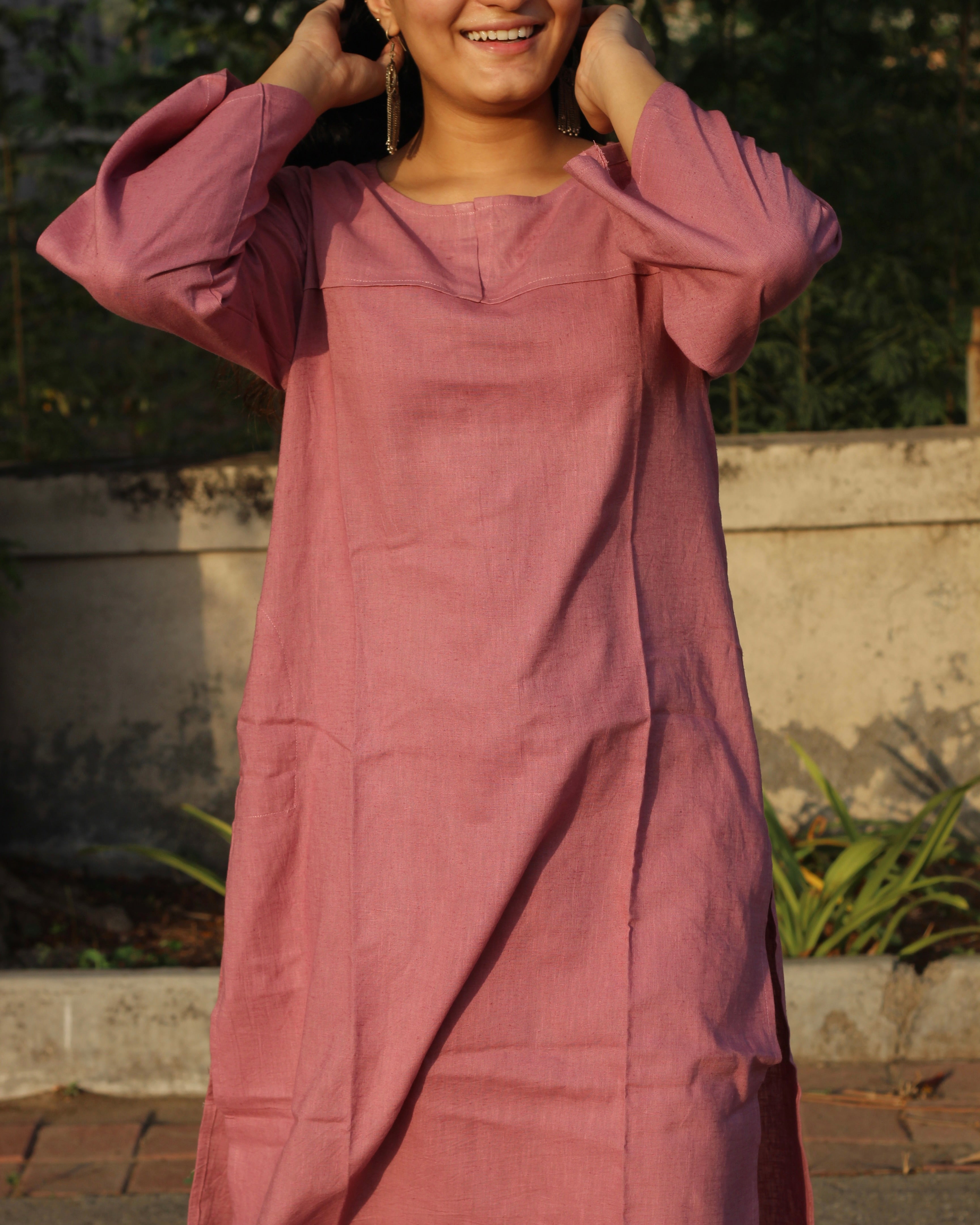 Dark Onion Pink Linen Co-ord Set - Small V with Round Neck Kurta, 3/4 Sleeves, Side Cut, and Comfortable Pants