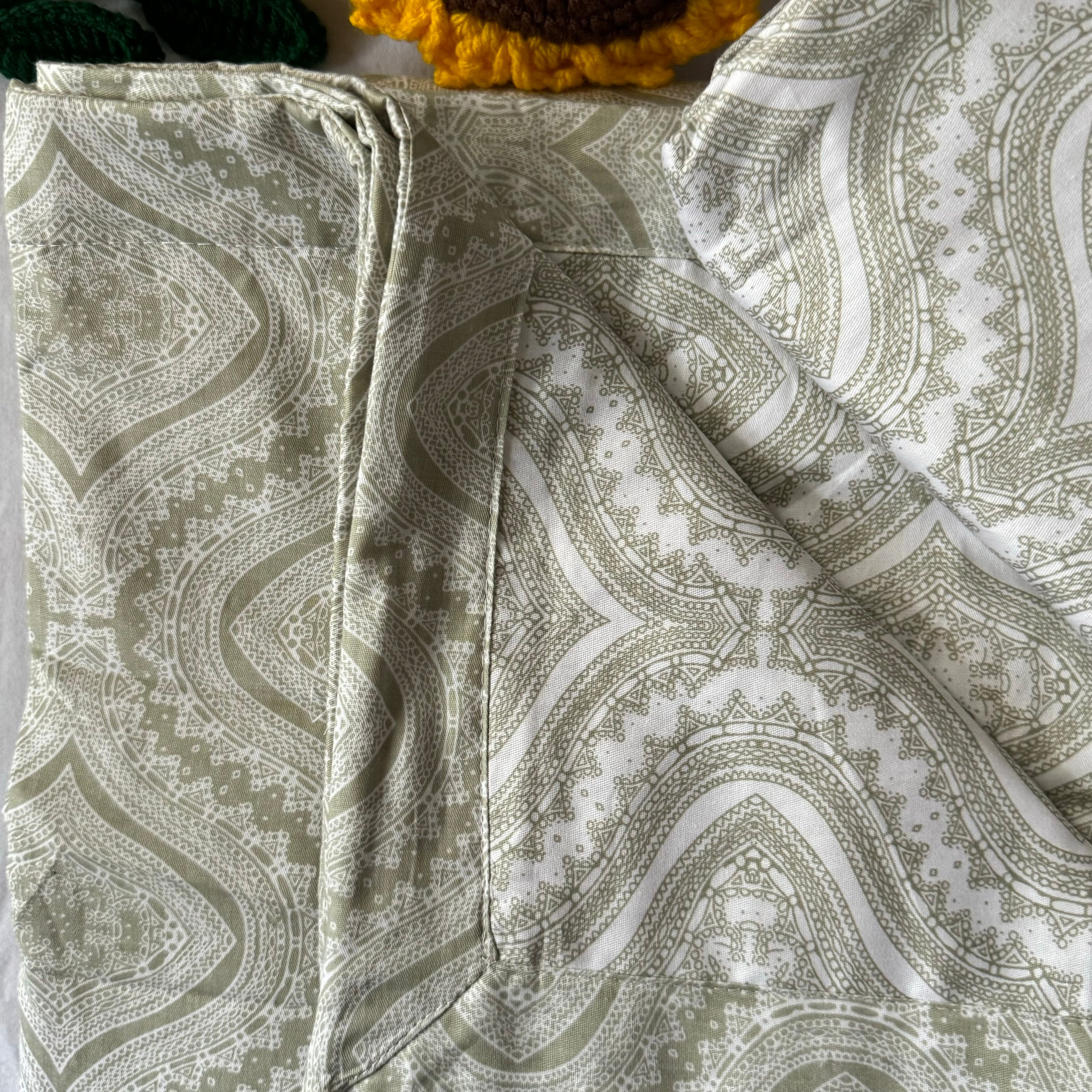 Set of 2 Reversible Dohars - Light Green and White with Abstract Symmetric Traditional Print (100% Cotton)