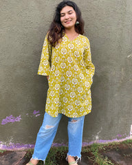 Yellow Ikkat Print Kurta with Pockets _5