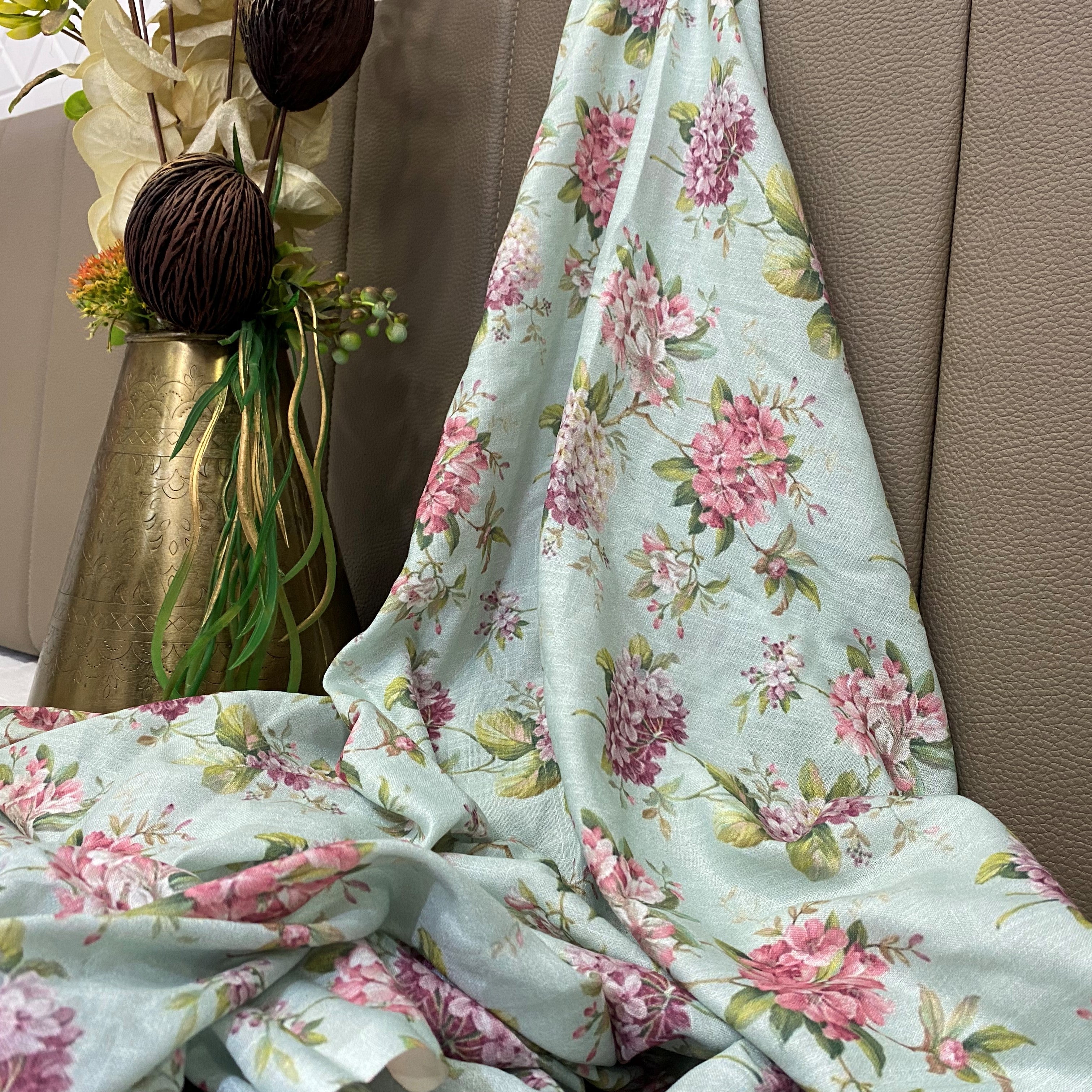 Elegant pastel floral print on comfortable cotton linen per meter - indiefabstore